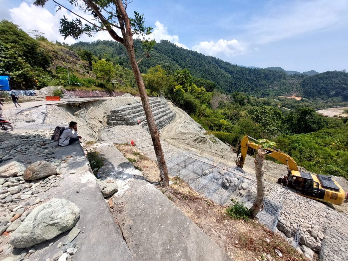 April, Perbaikan Jalan Alternatif Diharapkan Sudah Selesai – Papuanesia.id April, Perbaikan Jalan Alternatif Diharapkan Sudah Selesai - Cepos Online