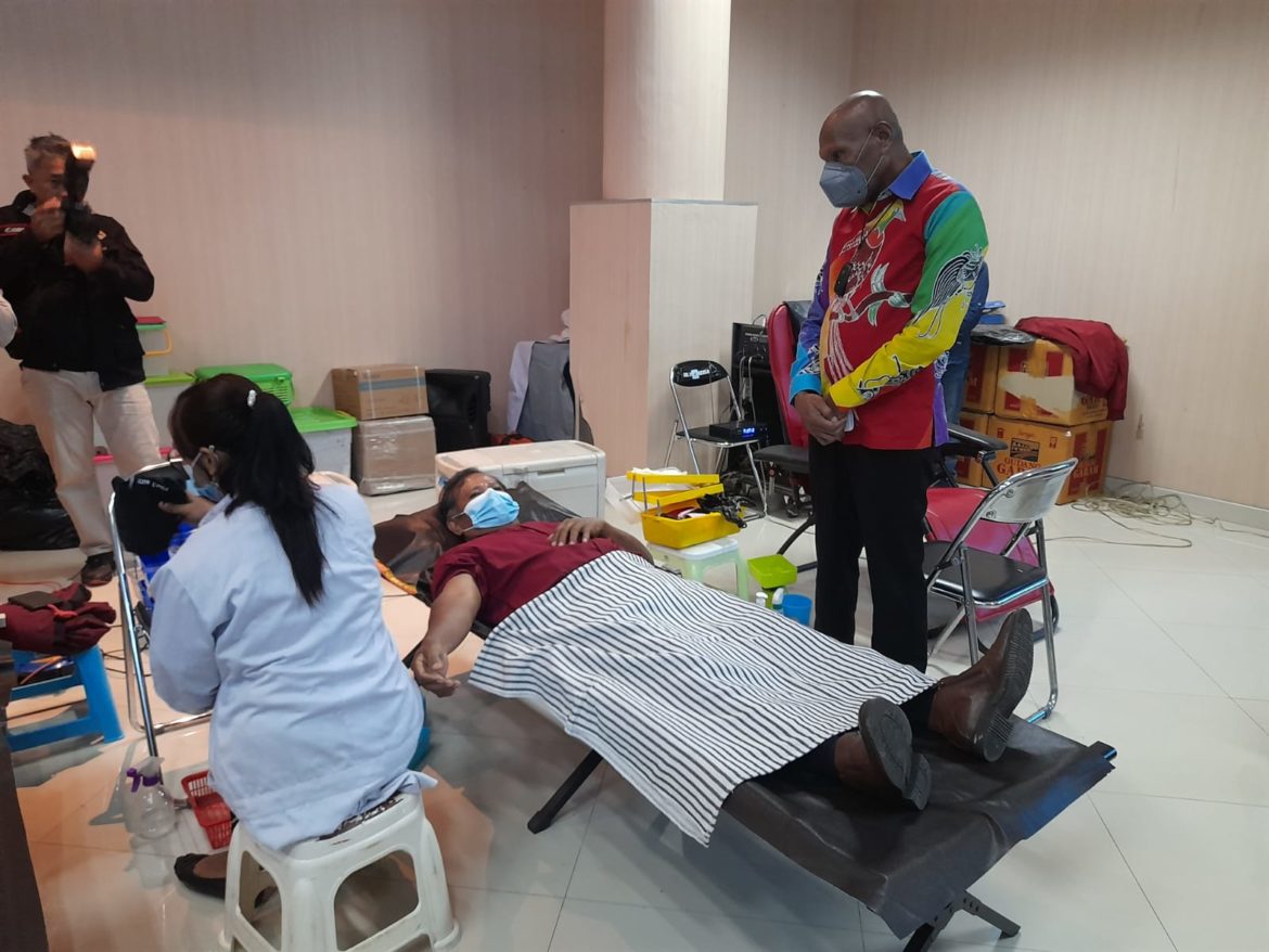 Cepos Peringati HUT dengan Aksi Kemanusiaan Donor Darah - Cepos Online