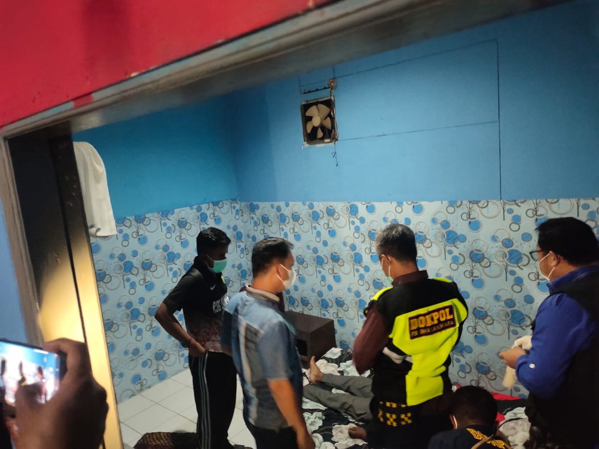 Diduga Serangan Jantung, Seorang Pria Tewas di Panti Pijat – Diduga Serangan Jantung, Seorang Pria Tewas di Panti Pijat - Cepos Online