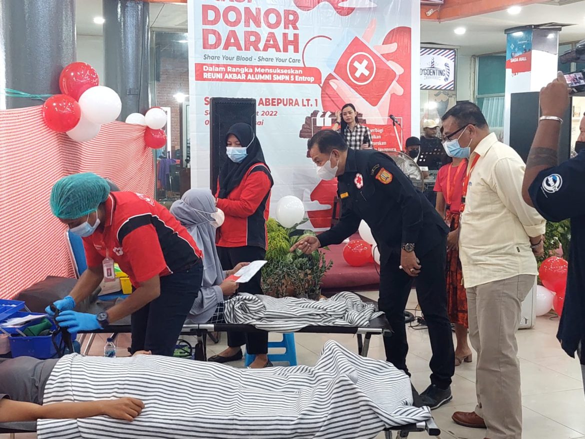 Sambut Reuni Akbar, Alumni SMPN 5 Gelar Donor Darah – Sambut Reuni Akbar, Alumni SMPN 5 Gelar Donor Darah - Cepos Online