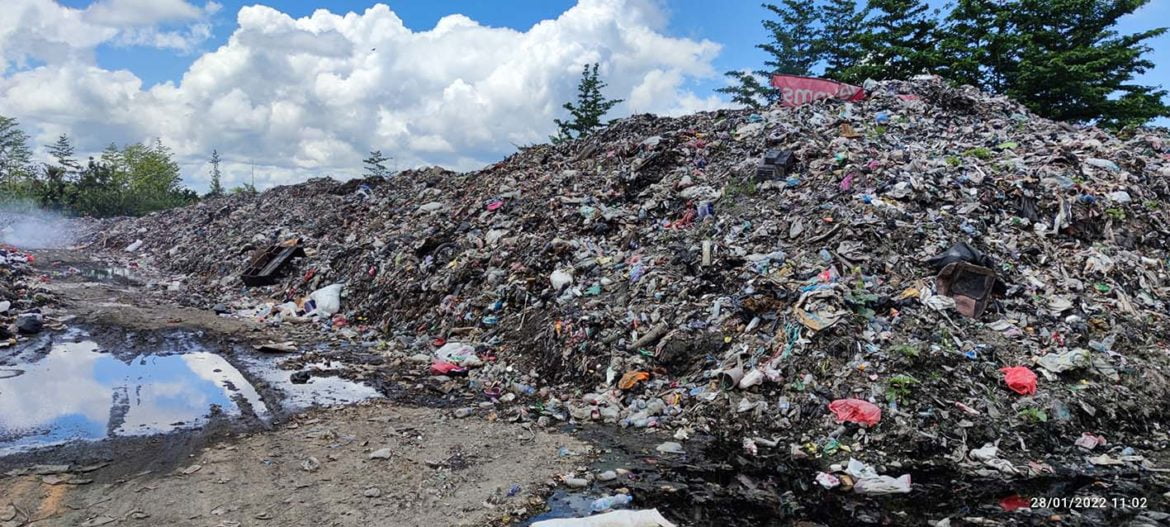 Terkendala Jalan, Fungsi TPA Waibron Belum Maksimal - Cepos Online