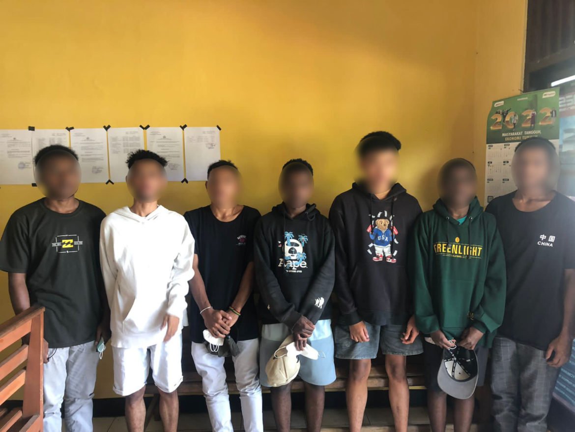 Wali Kota Kesal, Lampu JPU Dirusak Sekelompok Remaja – Papuanesia.id Wali Kota Kesal, Lampu JPU Dirusak Sekelompok Remaja - Cepos Online