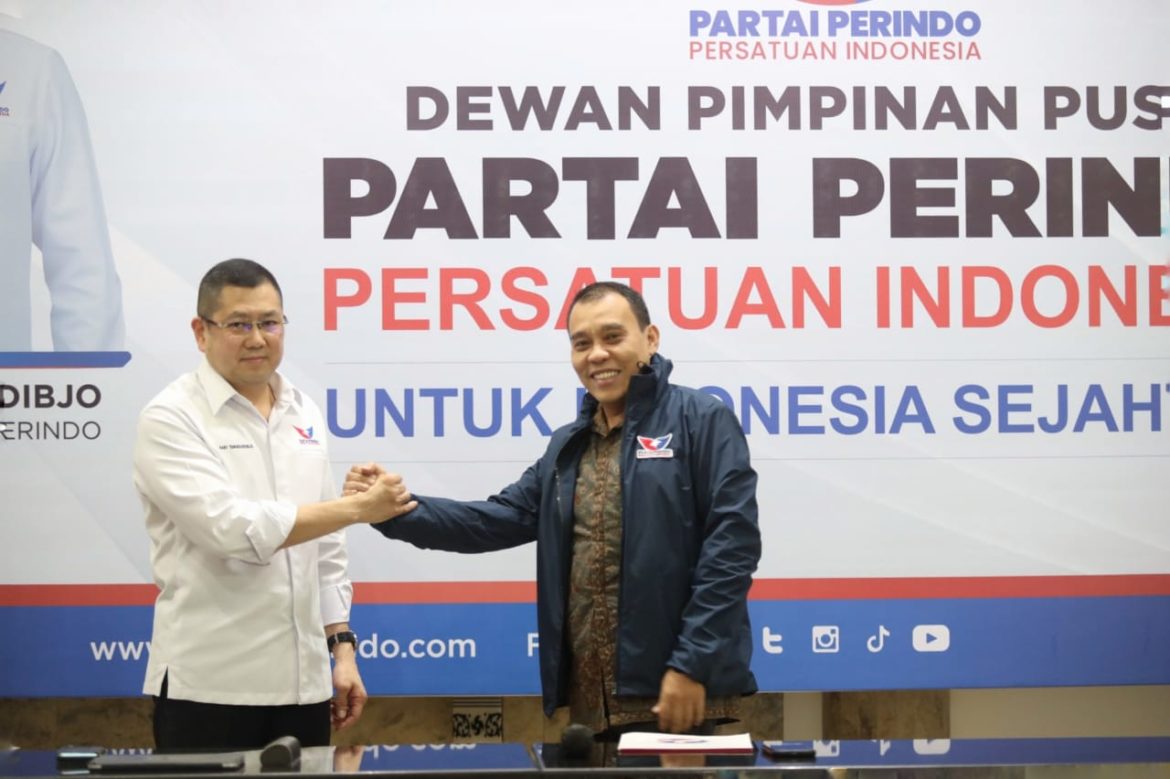Boyke Novrizon Eks Demokrat Jadi Waketum Perindo – Papuanesia.id Boyke Novrizon Eks Demokrat Jadi Waketum Perindo - Cepos Online