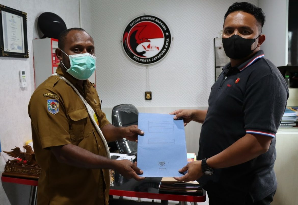 Ikut Tangkap Pengedar Ganja, Seorang ASN Diberi Reward – Papuanesia.id Ikut Tangkap Pengedar Ganja, Seorang ASN Diberi Reward - Cepos Online