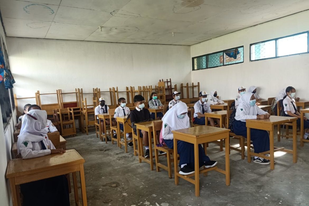 Ujian Akhir Sekolah Tingkat SMP Berlangsung 3 Hari – Papuanesia.id Ujian Akhir Sekolah Tingkat SMP Berlangsung 3 Hari - Cepos Online