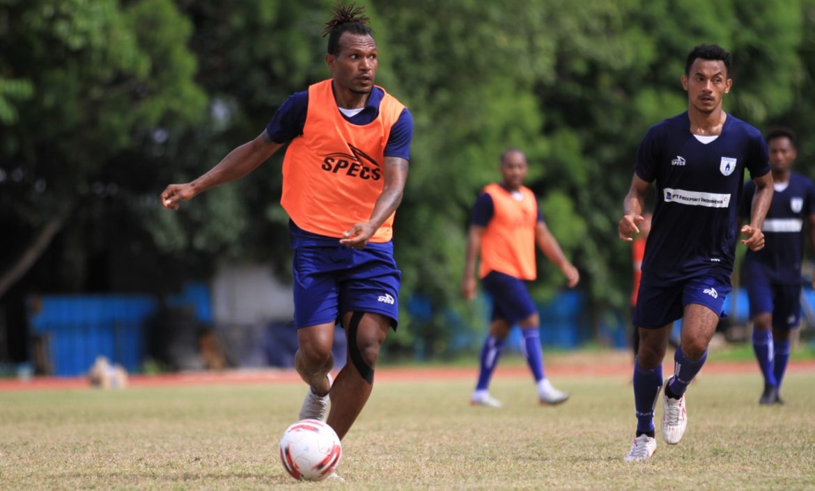 Manajer Sebut Bertahan, Nelson Alom Justru Pamit – Papuanesia.id Manajer Sebut Bertahan, Nelson Alom Justru Pamit - Cepos Online