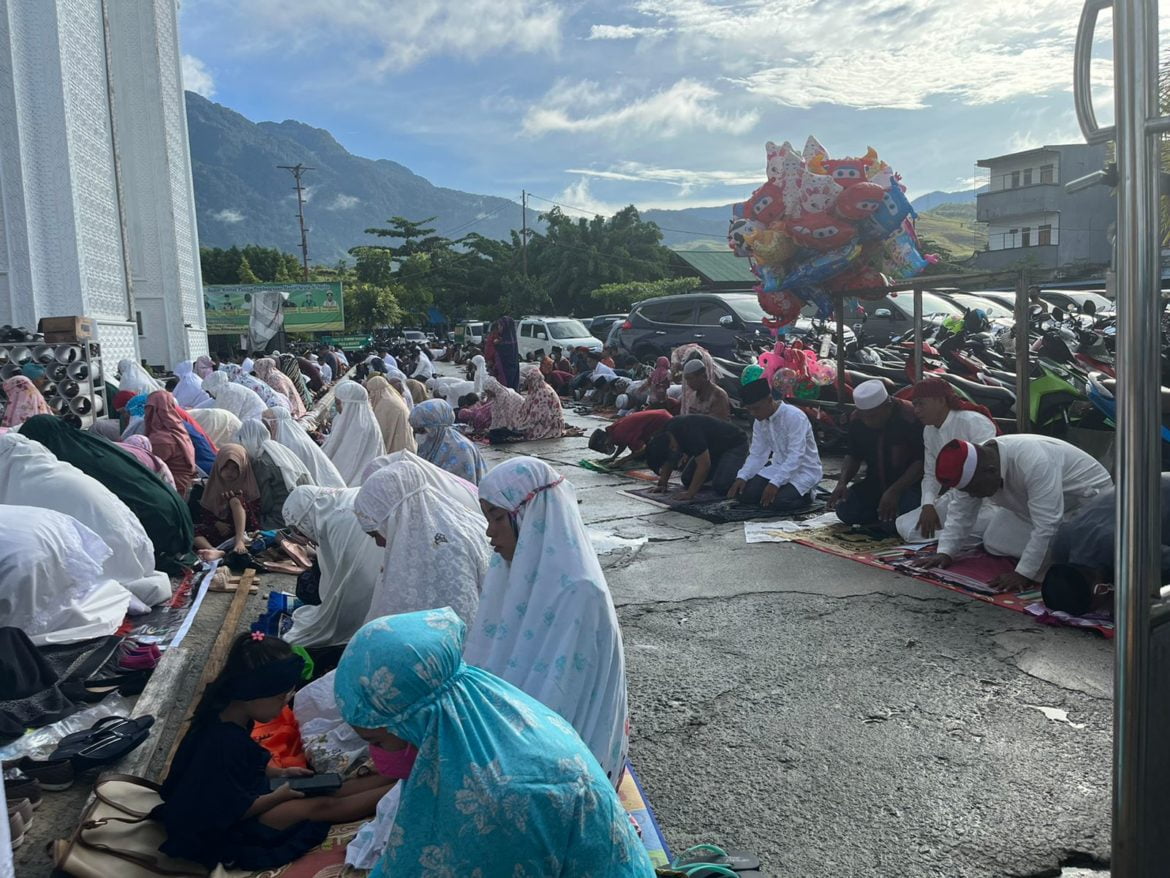 Ribuan Jemaah Padati Masjid Al Aqsa, Akui Berbeda dari Tahun Ribuan Jemaah Padati Masjid Al Aqsa, Akui Berbeda dari Tahun Sebelumnya - Cepos Online
