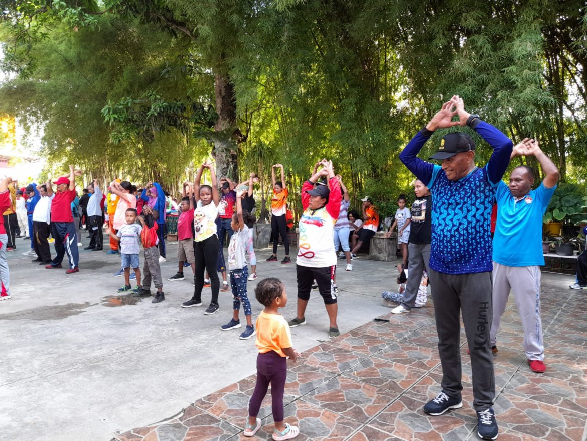 Jaga Silahturahmi, BTM Ajak Warga Jalan Sehat - Cepos Online