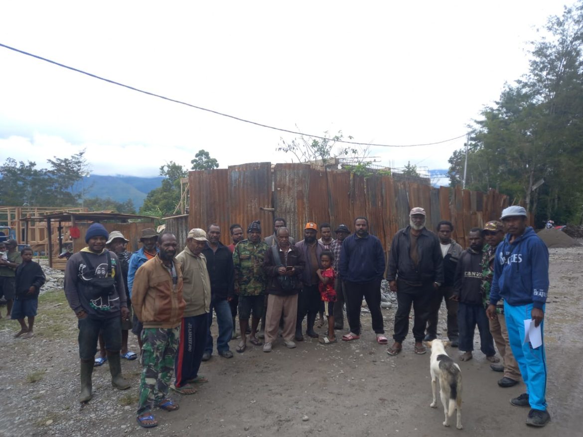 Warga Wouma tak Terima Wilayahnya Disebut Lokasi Perang oleh Lenis Warga Wouma tak Terima Wilayahnya Disebut Lokasi Perang oleh Lenis Kogoya - Cepos Online