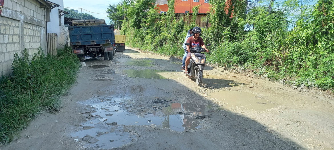 Jalan Masuk Kantor PDAM Jadi Sorotan Pemkot – Papuanesia.id Jalan Masuk Kantor PDAM Jadi Sorotan Pemkot - Cepos Online