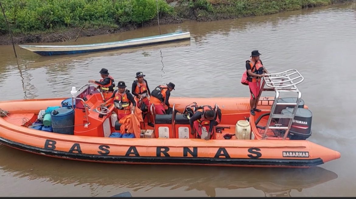 Sempat Hilang Kontak, Rombongan Kadistrik Menepi di Amar - Cepos Online