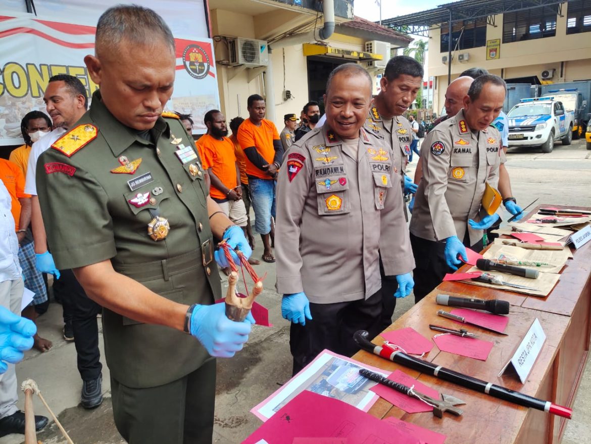 Ada yang Kabur Meninggalkan Bahan Peledak – Papuanesia.id Ada yang Kabur Meninggalkan Bahan Peledak - Cepos Online