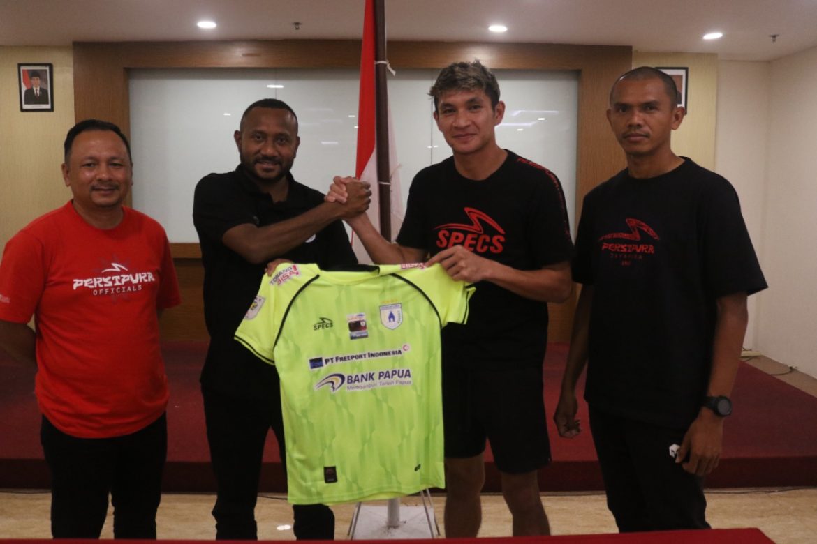 Mario Londok Teken Kontrak Satu Musim Bersama Persipura – Papuanesia.id Mario Londok Teken Kontrak Satu Musim Bersama Persipura - Cepos Online
