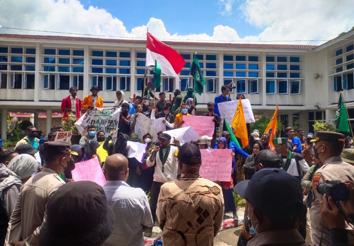 Nama Fredy Sambo Diteriakkan Pada Demo BBM – Papuanesia.id Nama Fredy Sambo Diteriakkan Pada Demo BBM - Cepos Online