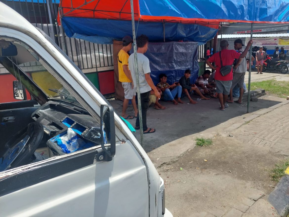 Sopir Taksi Waena - Abepura Tetap Mogok Sampai Ada Hasil - Cepos Online