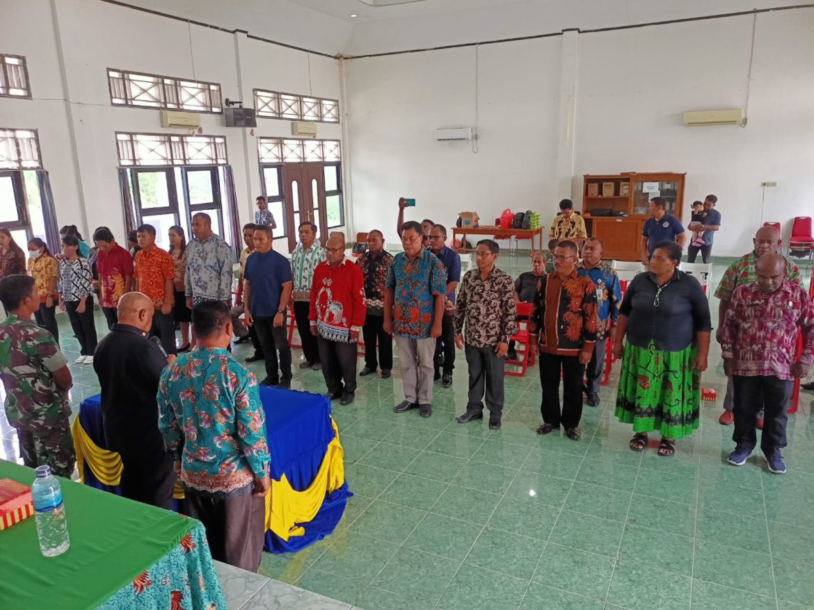 Pj. Bupati Sarmi Kukuhkan Pengurus LPPD dan LP3KD – Papuanesia.id Pj. Bupati Sarmi Kukuhkan Pengurus LPPD dan LP3KD - Cepos Online