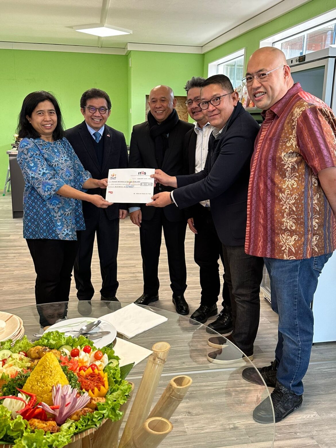 Kunjungi Swiss, Kadin Papua Siap Pasarkan Produk UMKM Papua di ITH - Cepos Online