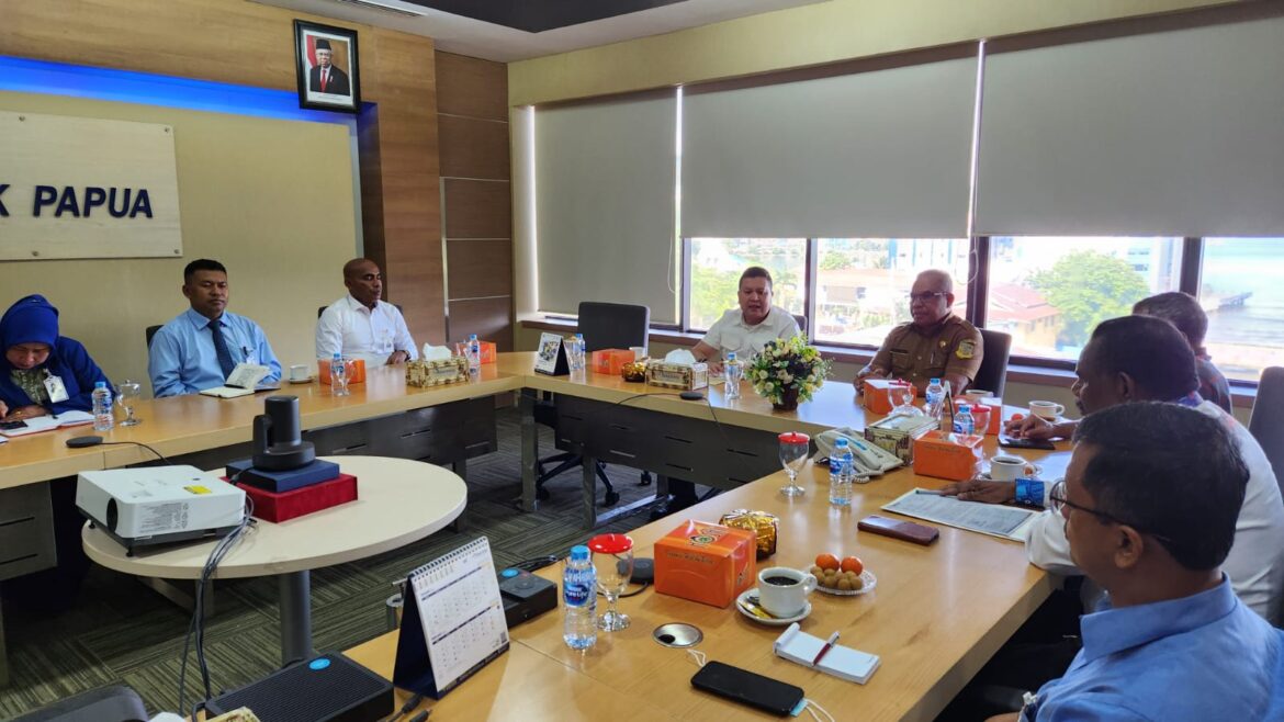 Tingkatkan PAD, Pemda Yapen Gandeng Bank Papua – Papuanesia.id Tingkatkan PAD, Pemda Yapen Gandeng Bank Papua - Cepos Online