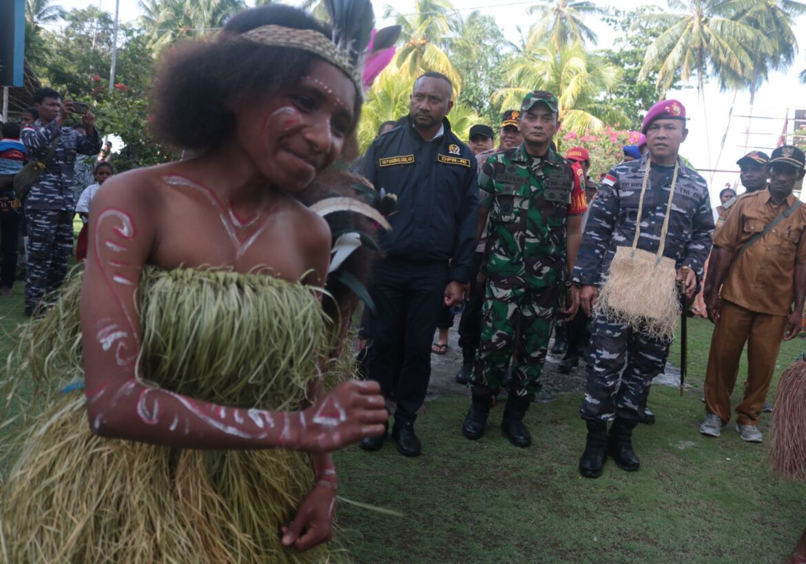 Di Yapen, Mandenas Ajak Masyarakat Awasi Dana Otsus – Papuanesia.id Di Yapen, Mandenas Ajak Masyarakat Awasi Dana Otsus - Cepos Online