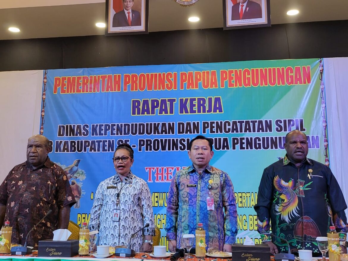 Pemprov Papua Pengunungan Raker Bersama Dukcapil 8 Kabupaten – Papuanesia.id Pemprov Papua Pengunungan Raker Bersama Dukcapil 8 Kabupaten - Cepos Online