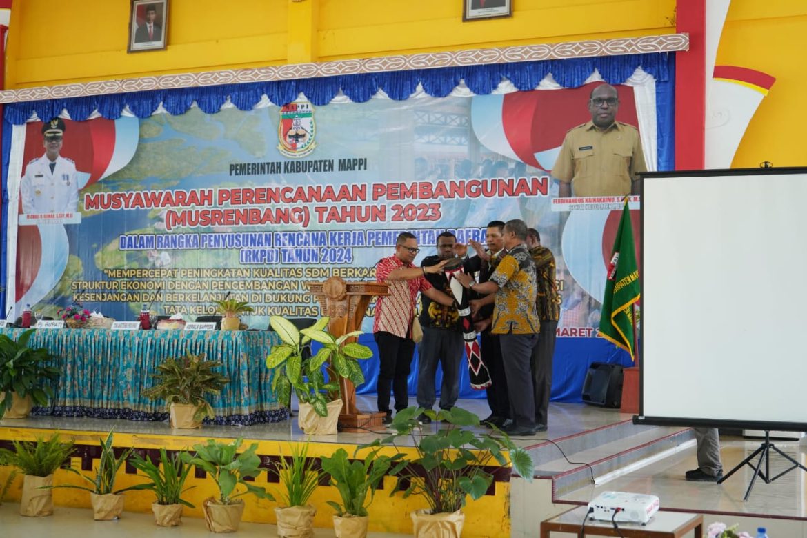 Buka Musrembang RKPD Tahun 2024, Pj Bupati Mappi: Program yang Buka Musrembang RKPD Tahun 2024, Pj Bupati Mappi: Program yang Diusulkan Benar-benar Kebutuhan Masyarakat - Cepos Online