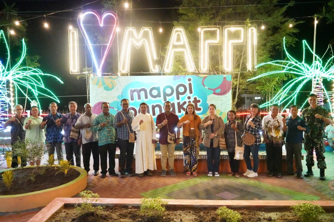 Halaman Rumah Bupati Mappi Disulap Jadi Taman Masyarakat dan Sediakan Internet Gratis - Cepos Online