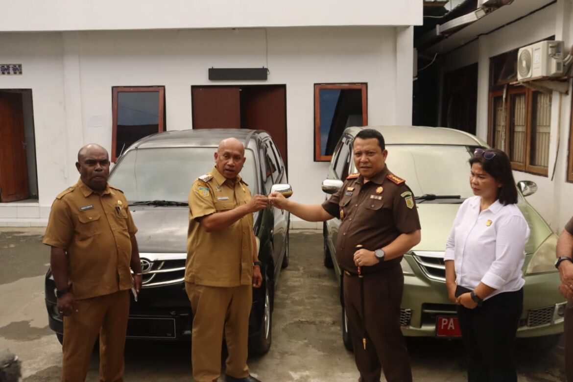 Kejari Jayapura Kembalikan Delapan Mobil Aset Pemda Sarmi – Papuanesia.id Kejari Jayapura Kembalikan Delapan Mobil Aset Pemda Sarmi - Cepos Online