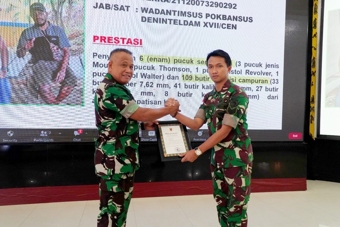 Pangdam XVII/Cenderawasih Beri Penghargaan 18 Prajurit TNI Berprestas – Papuanesia.id Pangdam XVII/Cenderawasih Beri Penghargaan 18 Prajurit TNI Berprestas - Cepos Online