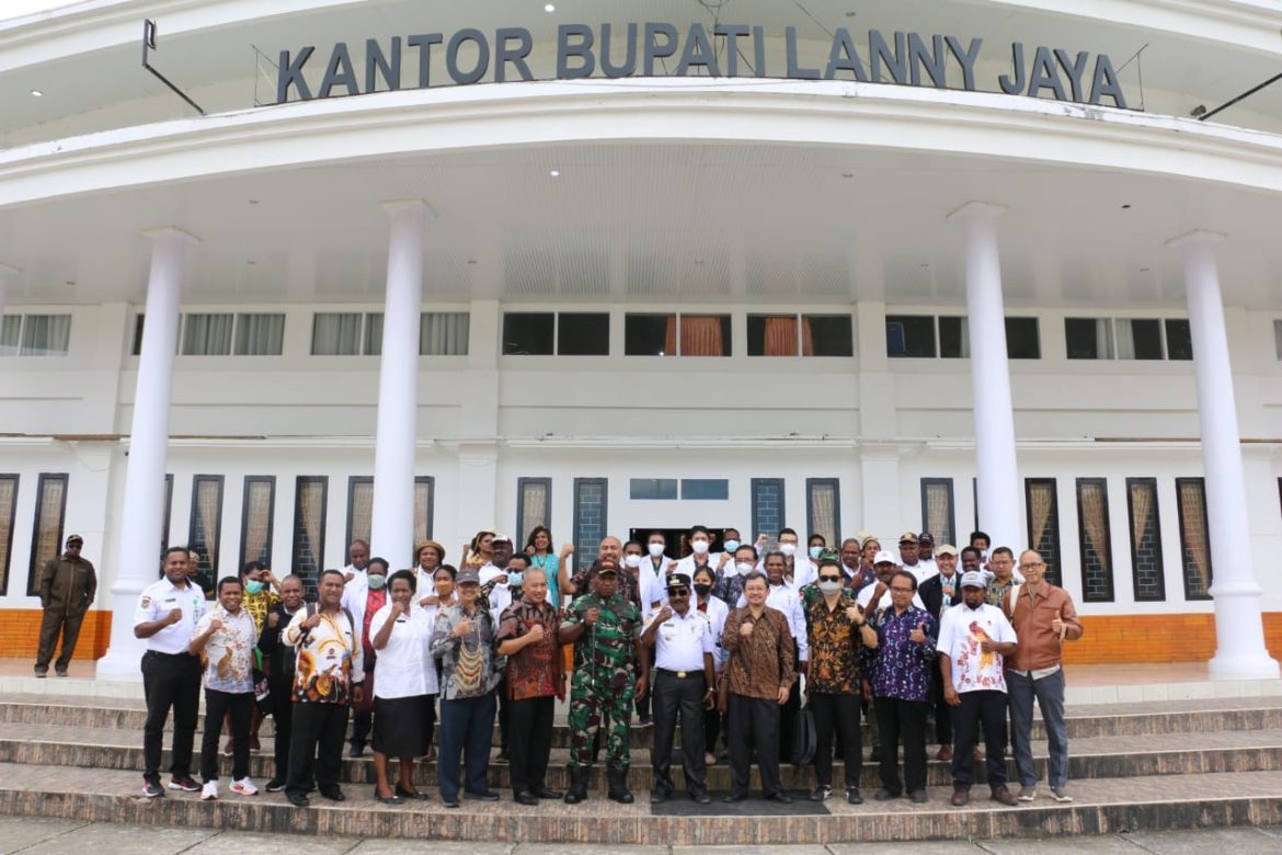 Peduli Pendidikan, Dandim 1702/JWY Dorong Kerja Sama  Pemda Lanny Jaya Peduli Pendidikan, Dandim 1702/JWY Dorong Kerja Sama  Pemda Lanny Jaya Dengan UGM - Cepos Online