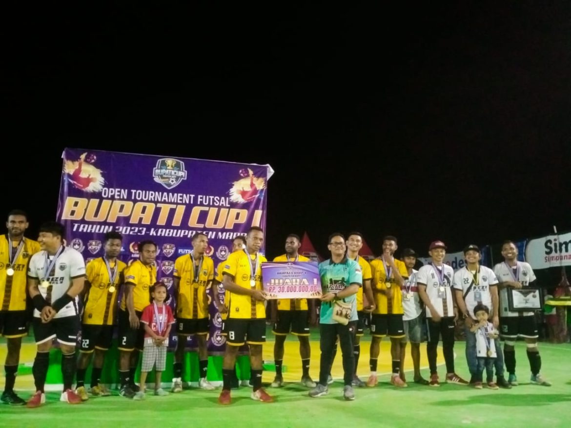Pj. Bupati Mappi secara Resmi menutup Turnamen Futsal Bupati Cup Pj. Bupati Mappi secara Resmi menutup Turnamen Futsal Bupati Cup I - Cepos Online