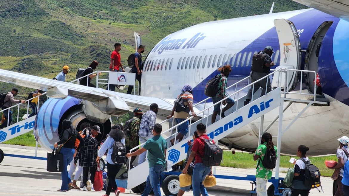 Situasi Kurang Kondusif Banyak Warga Mulai Tinggalkan Kota Wamena - Cepos Online